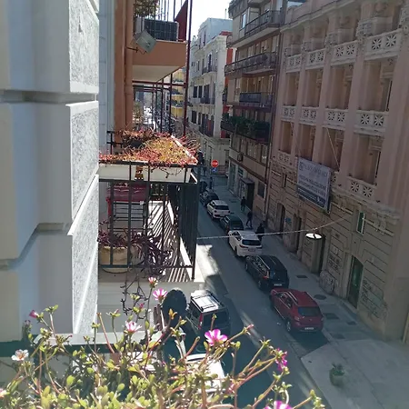 招待所 Center